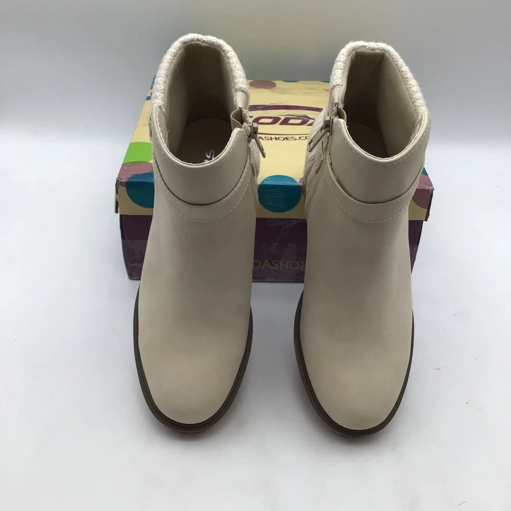 Soda Aeson-S Womens Beige Ankle Boots Ribbed Knit Lug Sole Booties Size 7 M‎ NEW